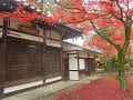 地蔵堂と紅葉
